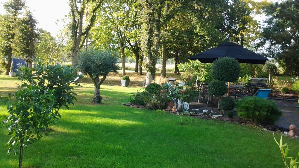 Patis De Cahot Au 108 Bed and Breakfast Bruz Exterior foto